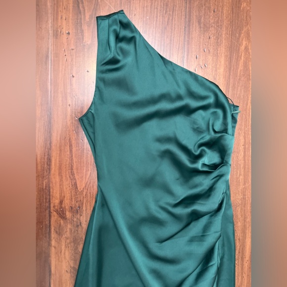 Sugarlips Chateau One Shoulder Ruched Belen Midi Dress Small Green Satin Chic - Picture 4 of 14